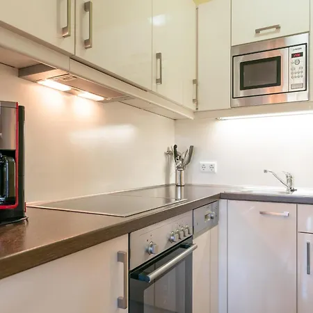 Apartment Attraktive Fuer Vier Mit Balkon In