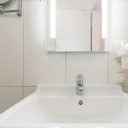 Attraktive Fuer Vier Mit Balkon In Apartment Sellin (Rugen)